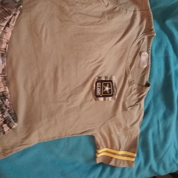 Pajama set. - Picture 3 of 4